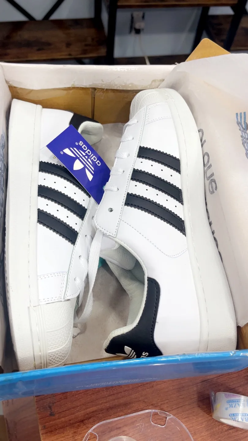 New Adidas Superstar White/Black Sneakers image indicator(4)