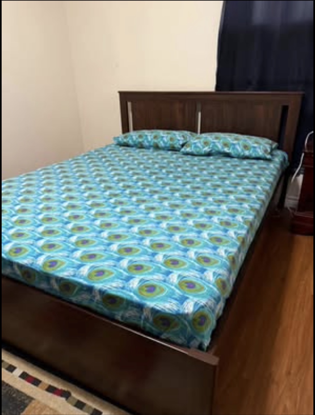* CAN DELIVER *Beautiful Queen size bed $250 OBO