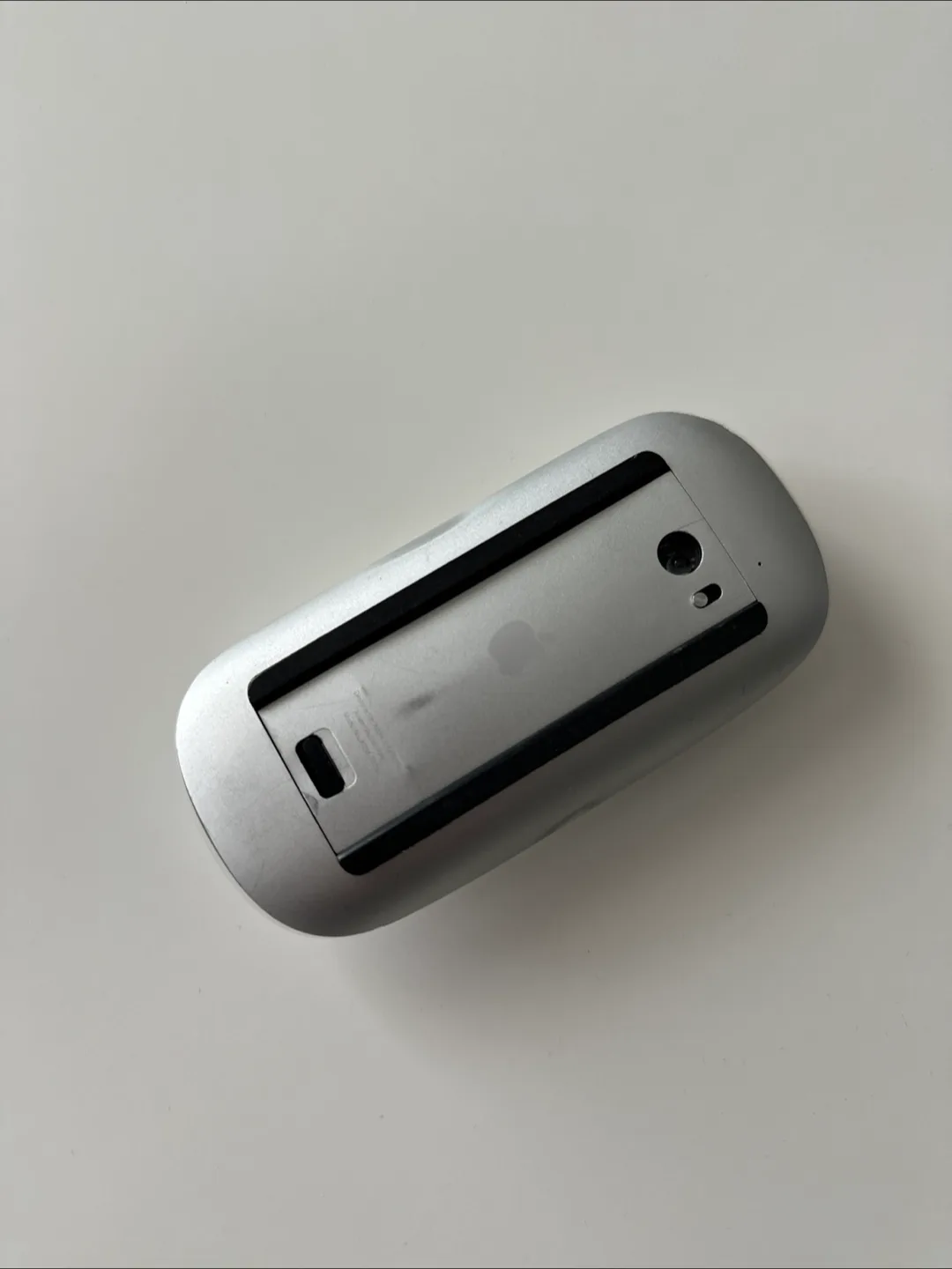 Apple Magic Mouse - White image indicator(3)