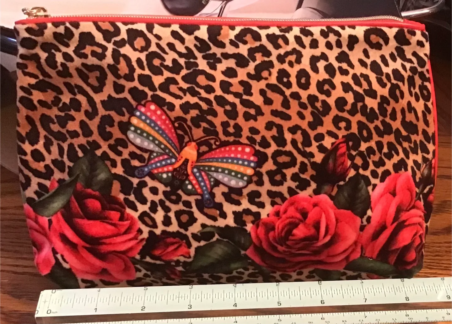 🤩 Estée Lauder Leopard Print Cosmetic Bag thumbnail