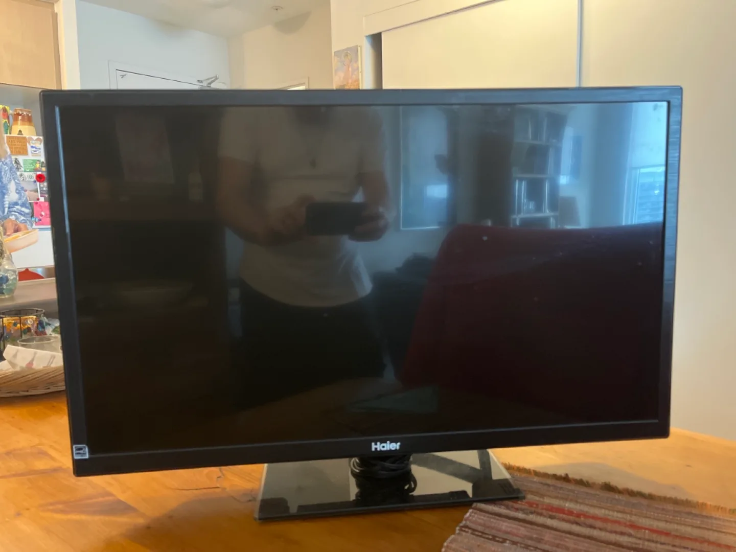 Haier 32" LED TV - Great Condition! image indicator(3)