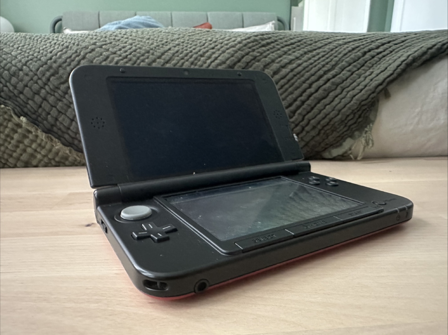 Nintendo 3DS XL Red Handheld Console - photo 3
