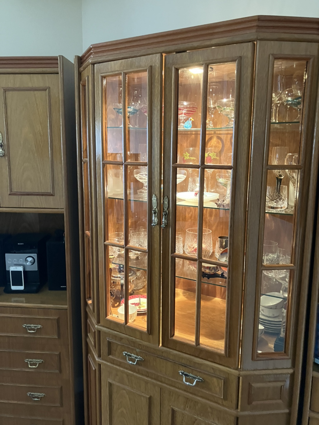 Wooden 3/3 luxury china cabinet - photo 2