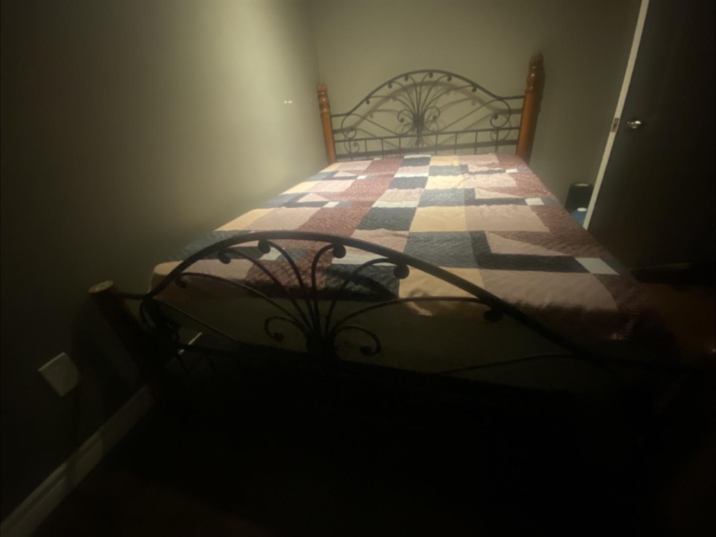 Queen size Metal bed frame with metal headboard and mattress