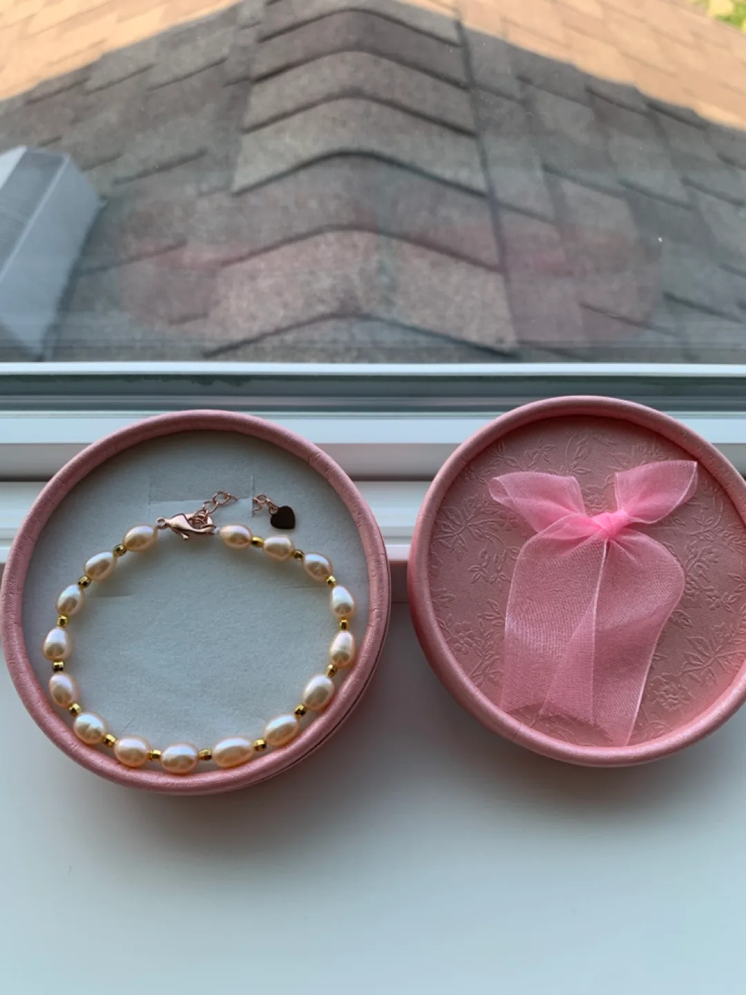 Freshwater Pearl Bracelet with Gold Beads