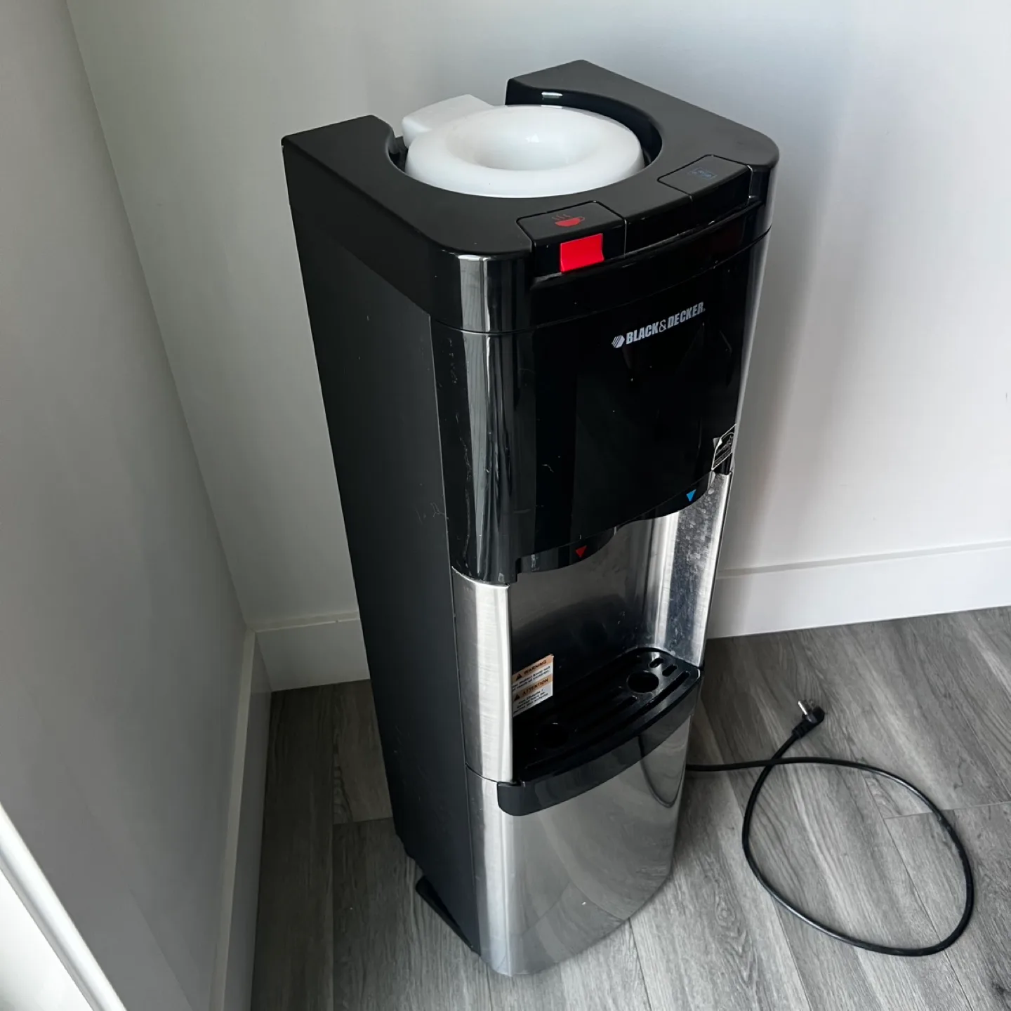 Black & Decker Water Dispenser thumbnail