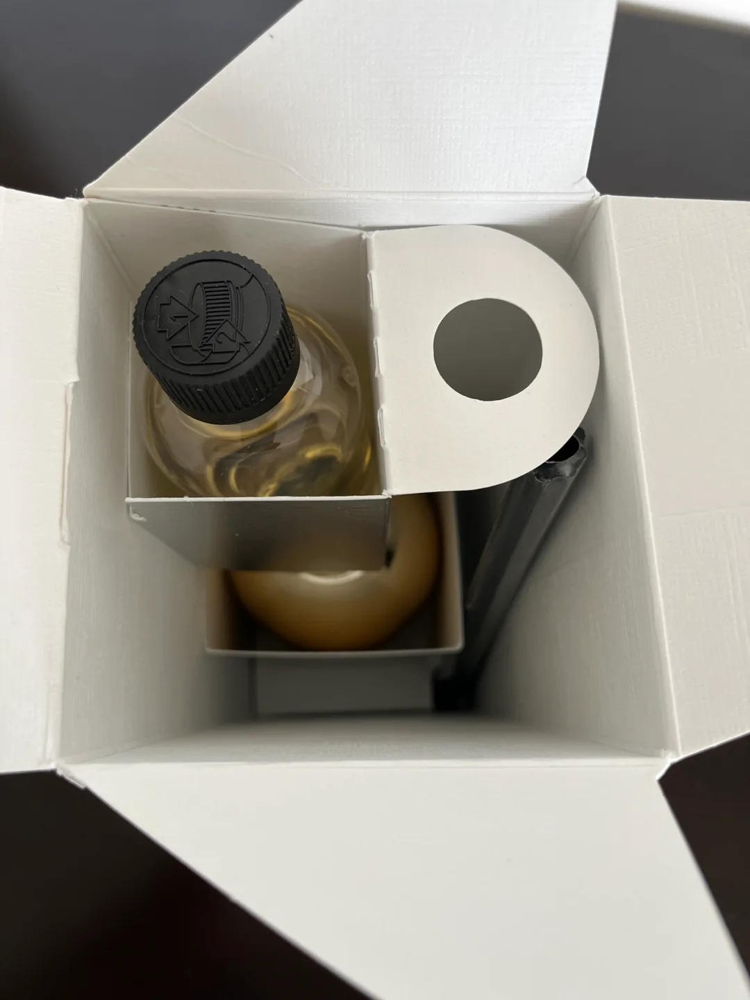 West Elm ROVE Diffuser Glacier image indicator(3)