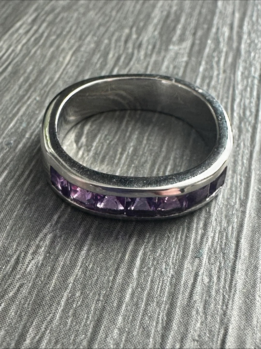 *New* Sterling Silver ring with Amethyst gemstone image indicator(3)