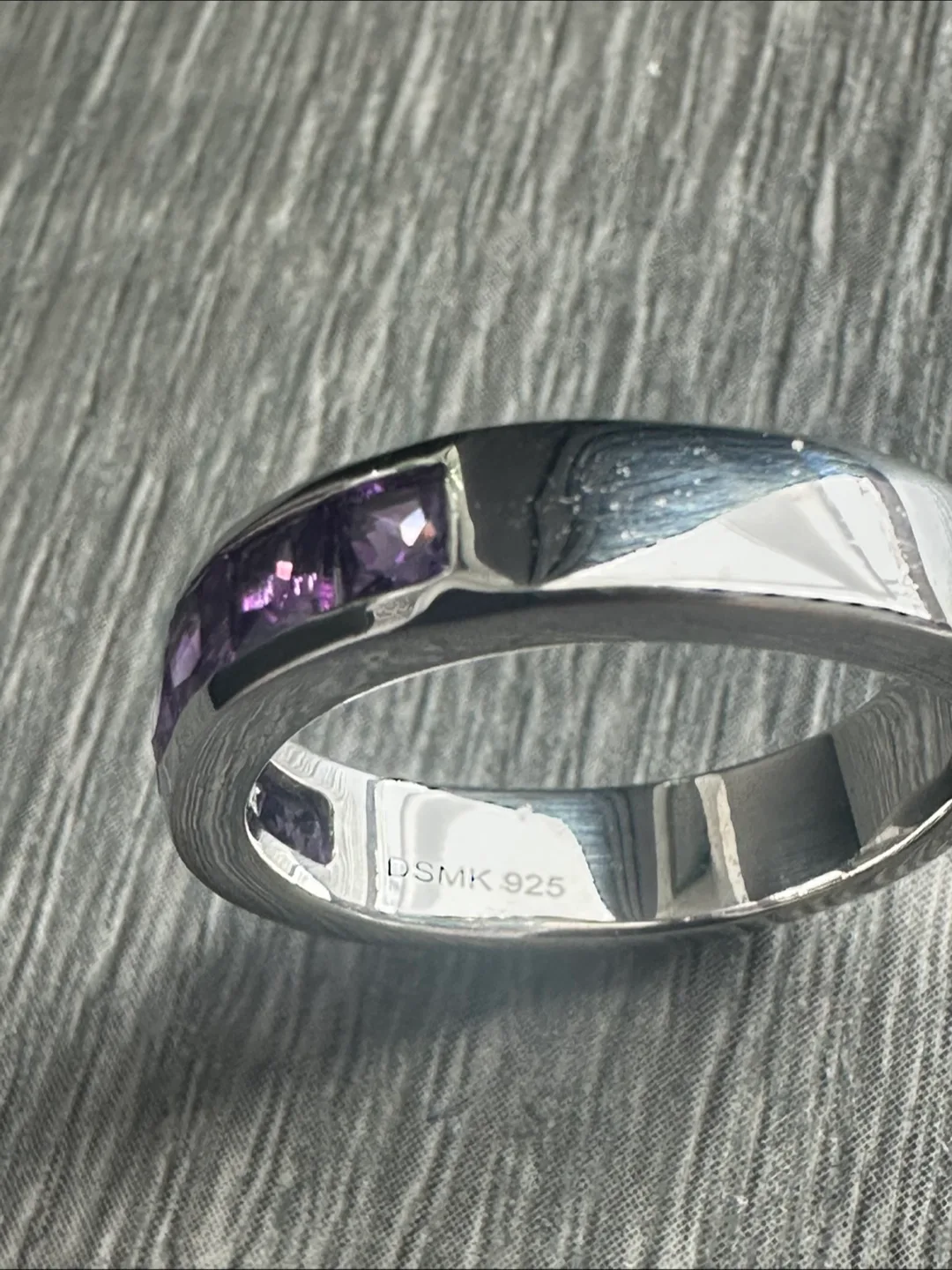 *New* Sterling Silver ring with Amethyst gemstone image indicator(2)