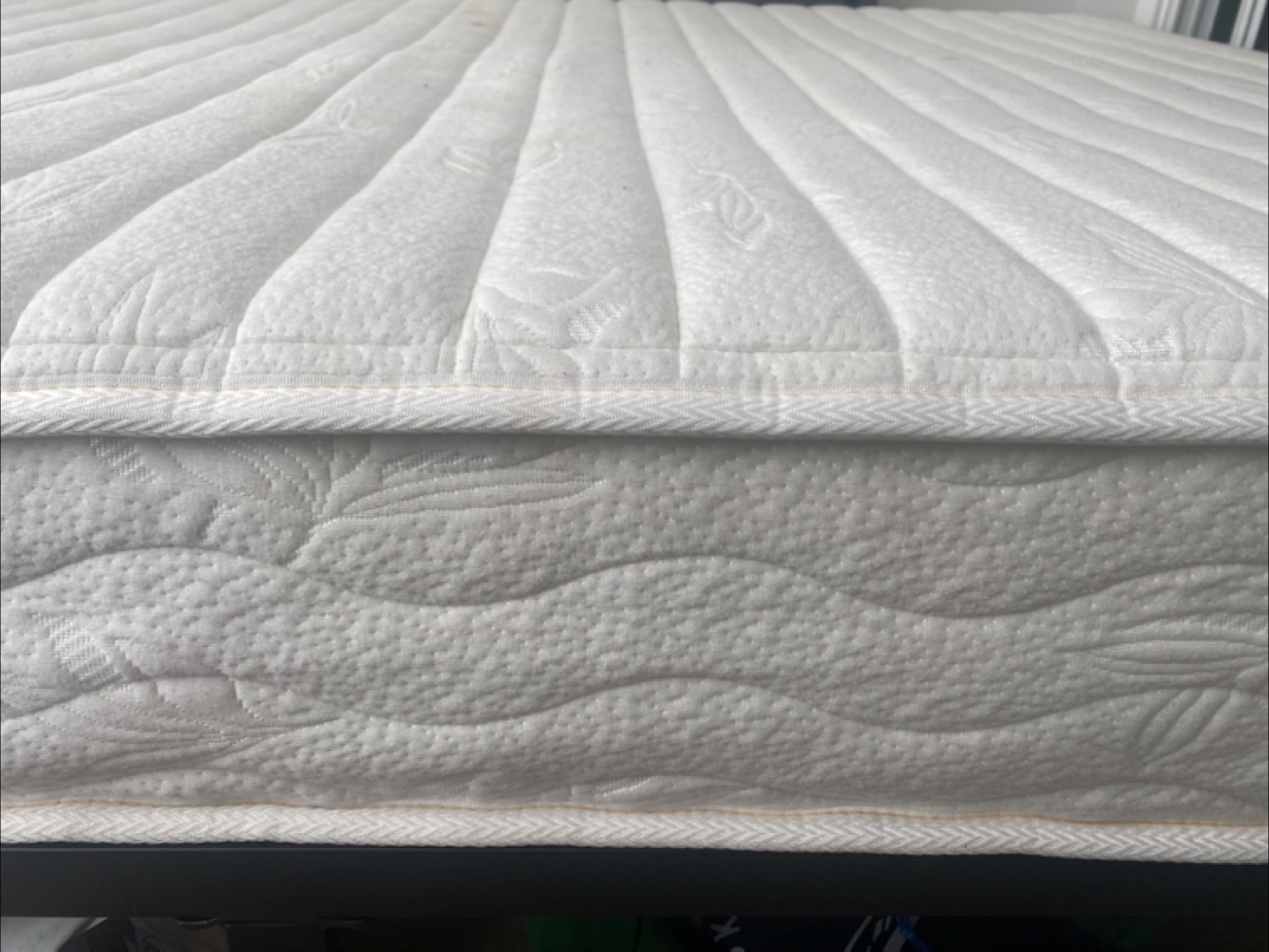 Moving out sale-Full size Mattress and bed frame