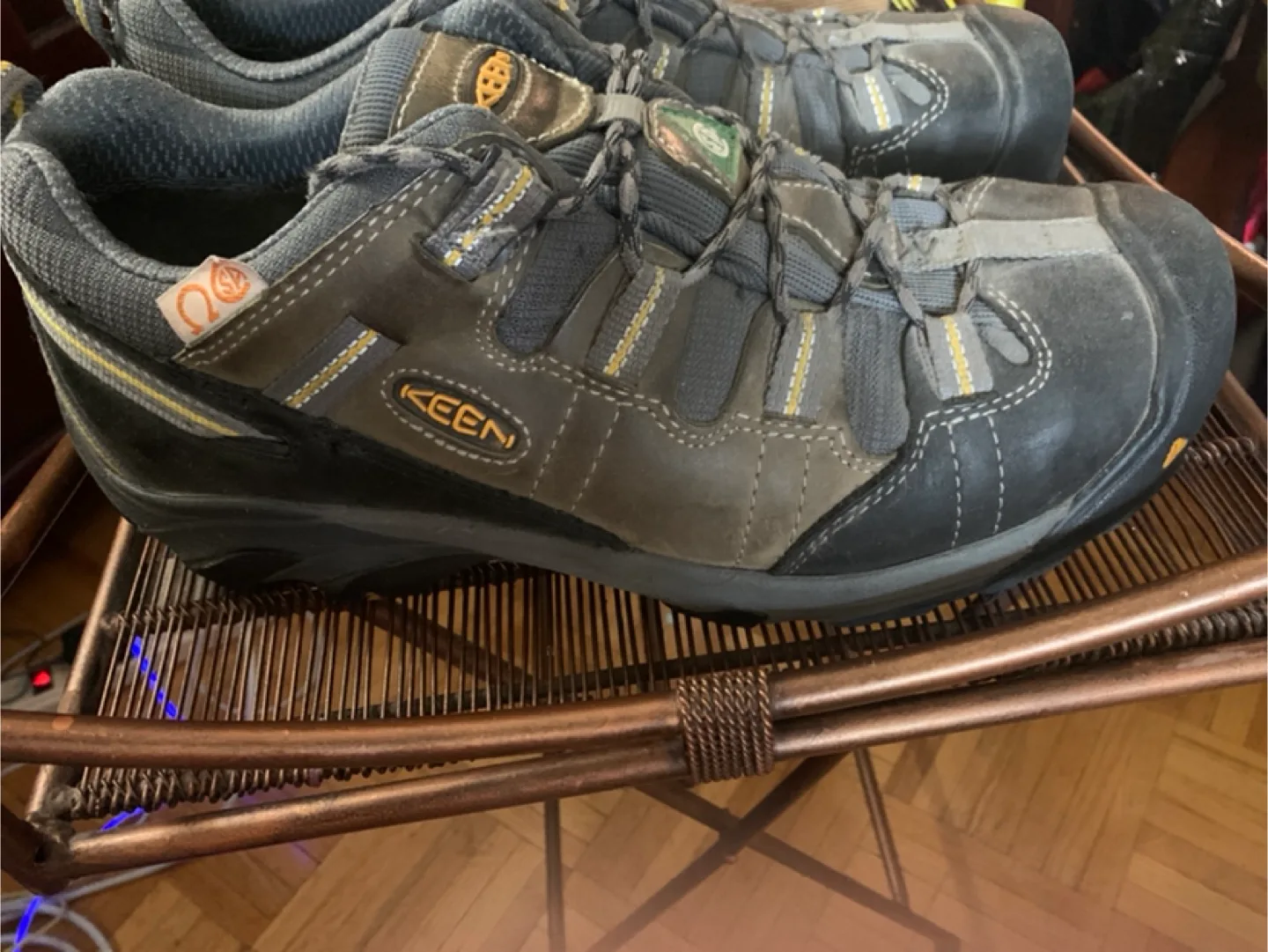Keen Grey/GreenHiking Boots thumbnail