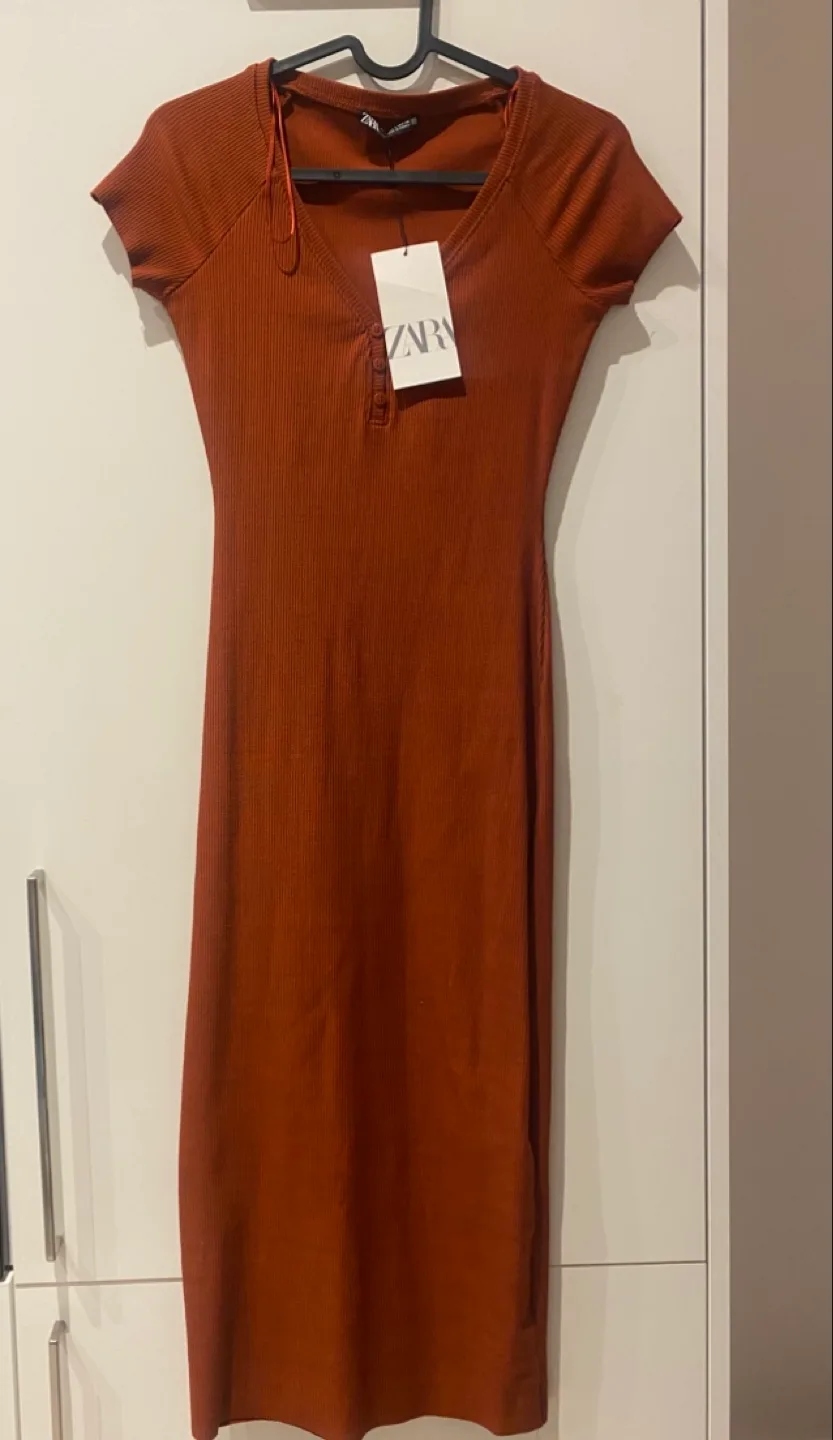 Zara Ribbed Midi Dress - New with Tags thumbnail