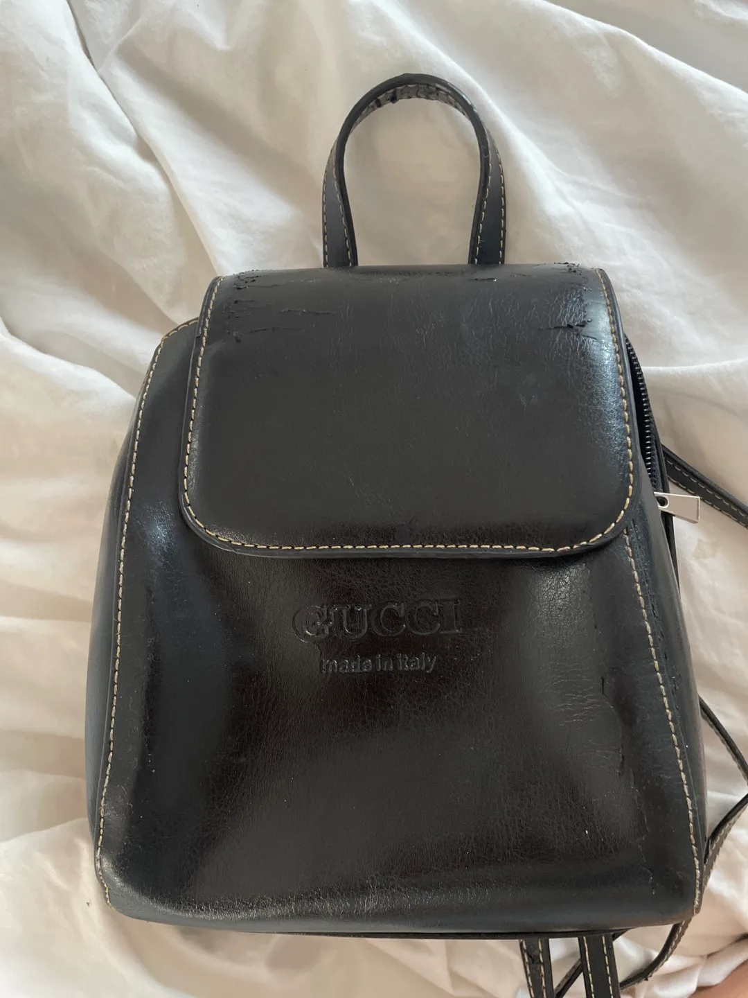 Authentic Gucci bag wear and tear all over but not to noticeable thumbnail
