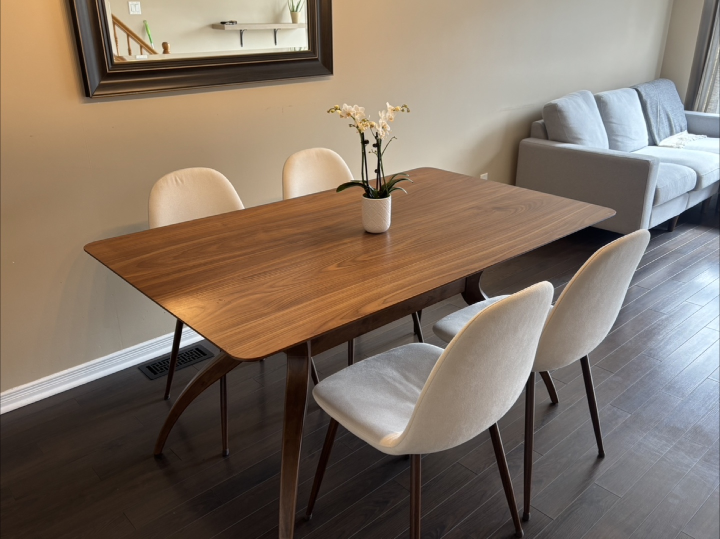 Dining table and 4 chairs