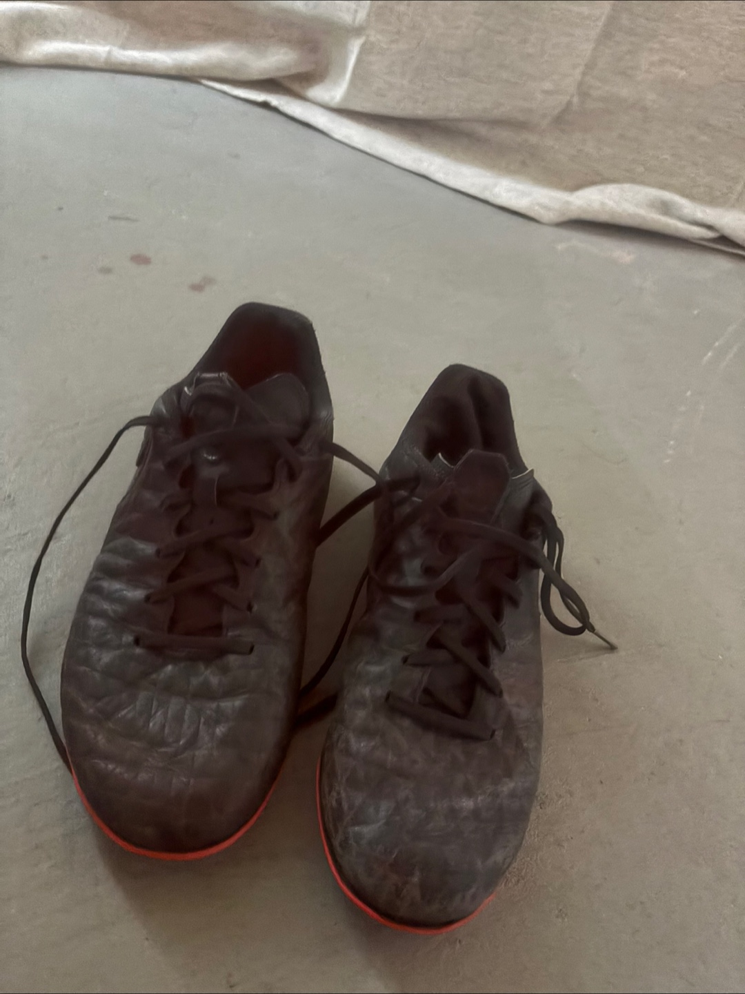 Nike Tiempo turf Soccer shoes - size 8
