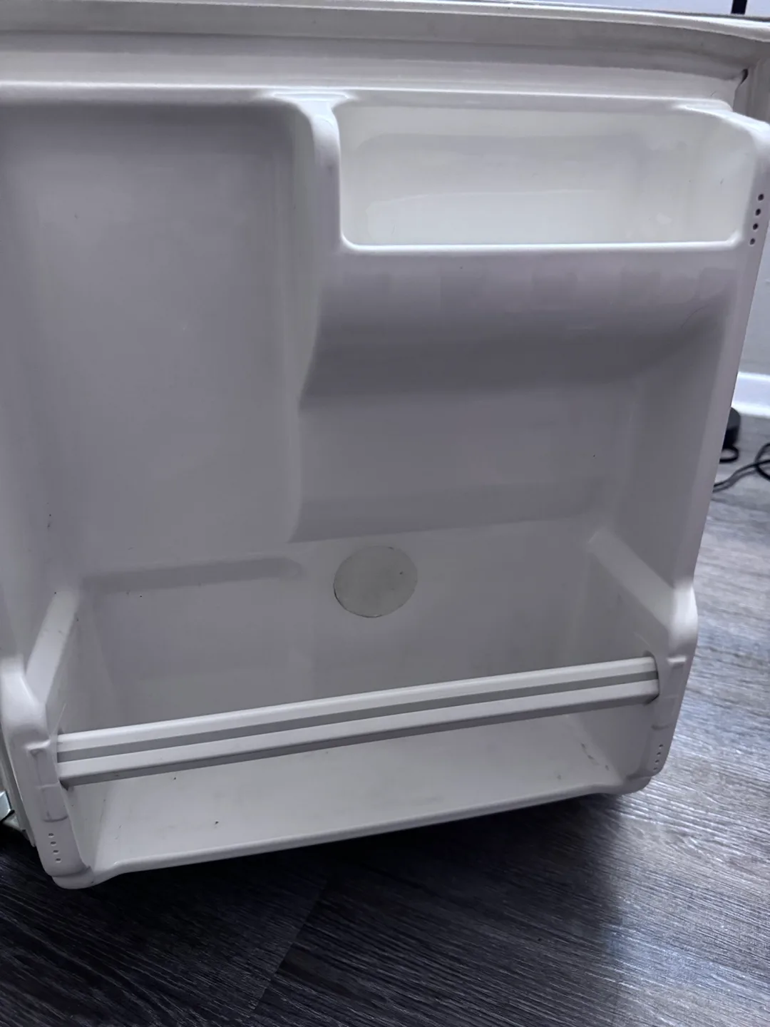 Classic Mini Fridge - White #freecycle image indicator(2)