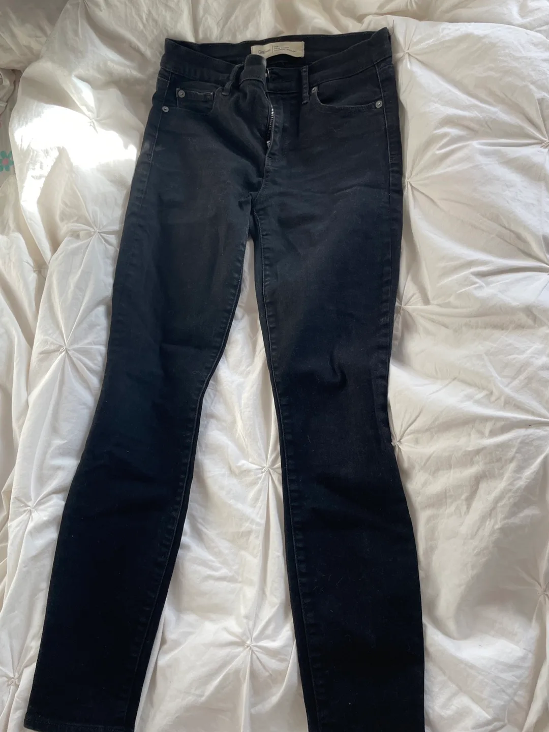 Black skinny jeans thumbnail