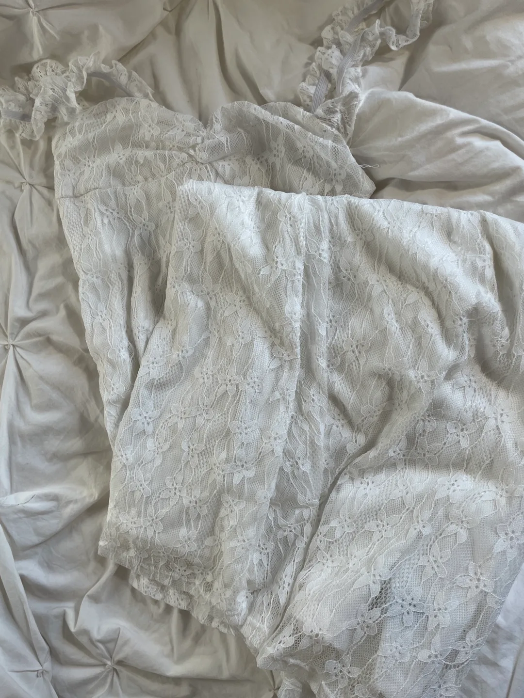 Long white dress thumbnail