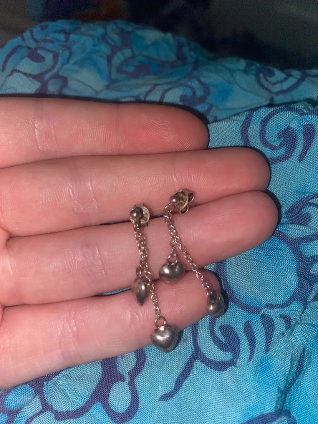 Heart Dangle Earrings image indicator(2)