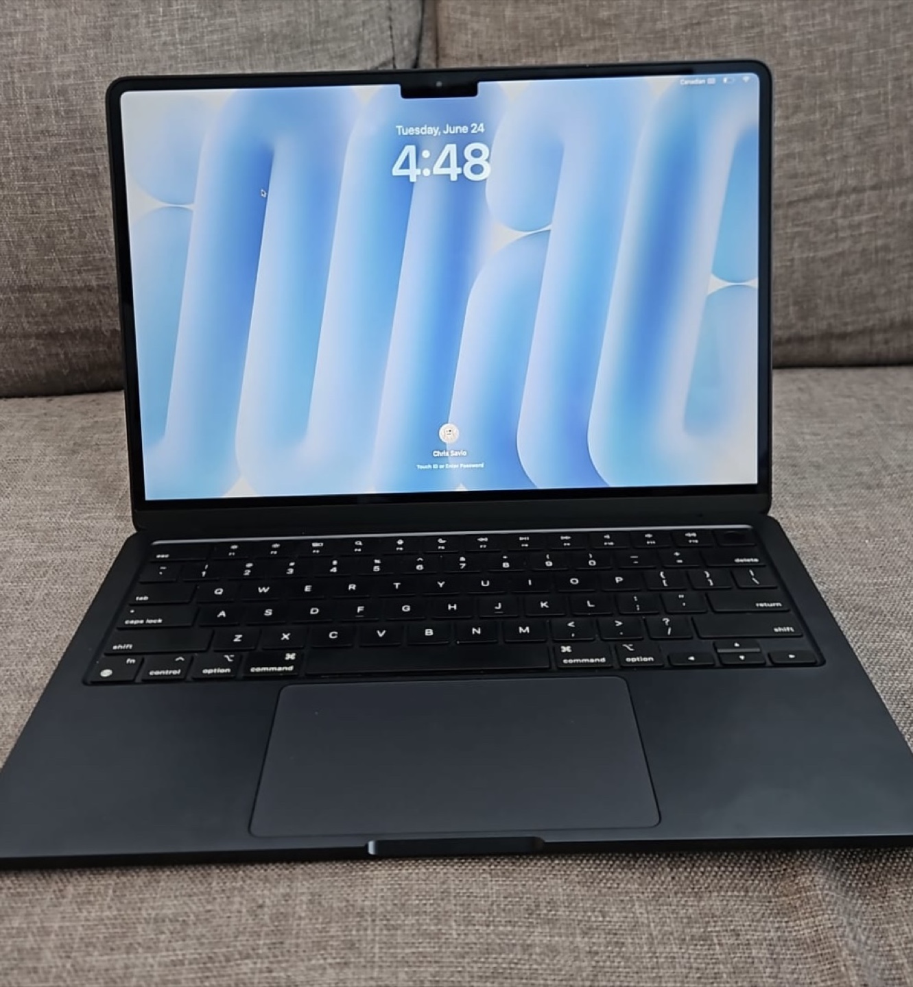 MacBook Air M2 - Excellent Condition - photo 5