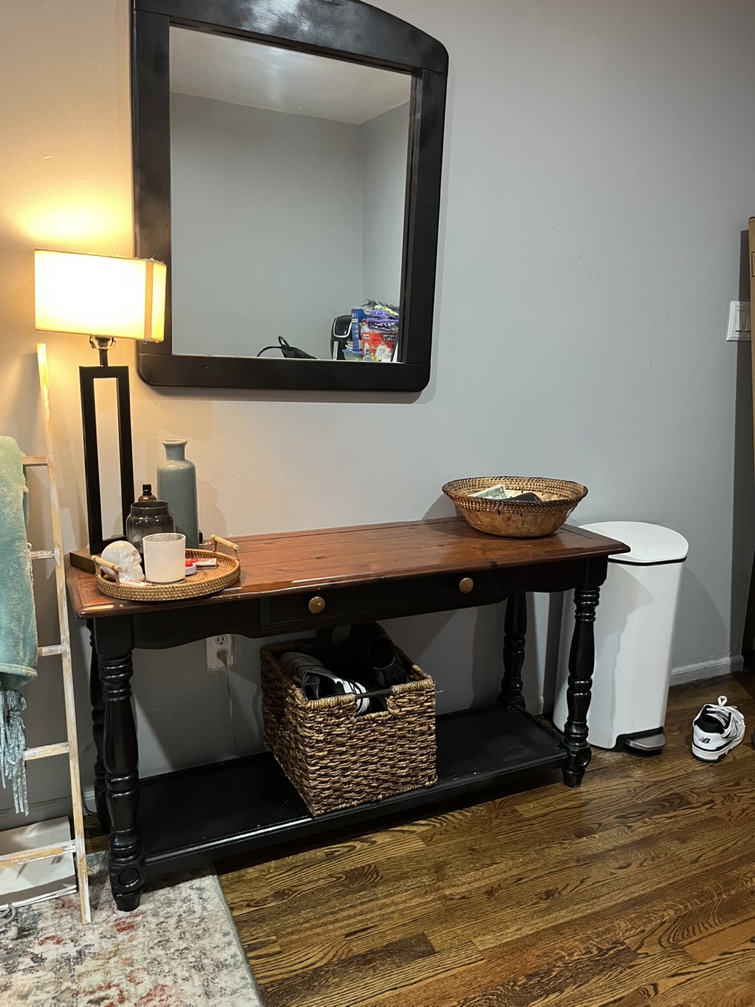 Entry Way Table - photo 3