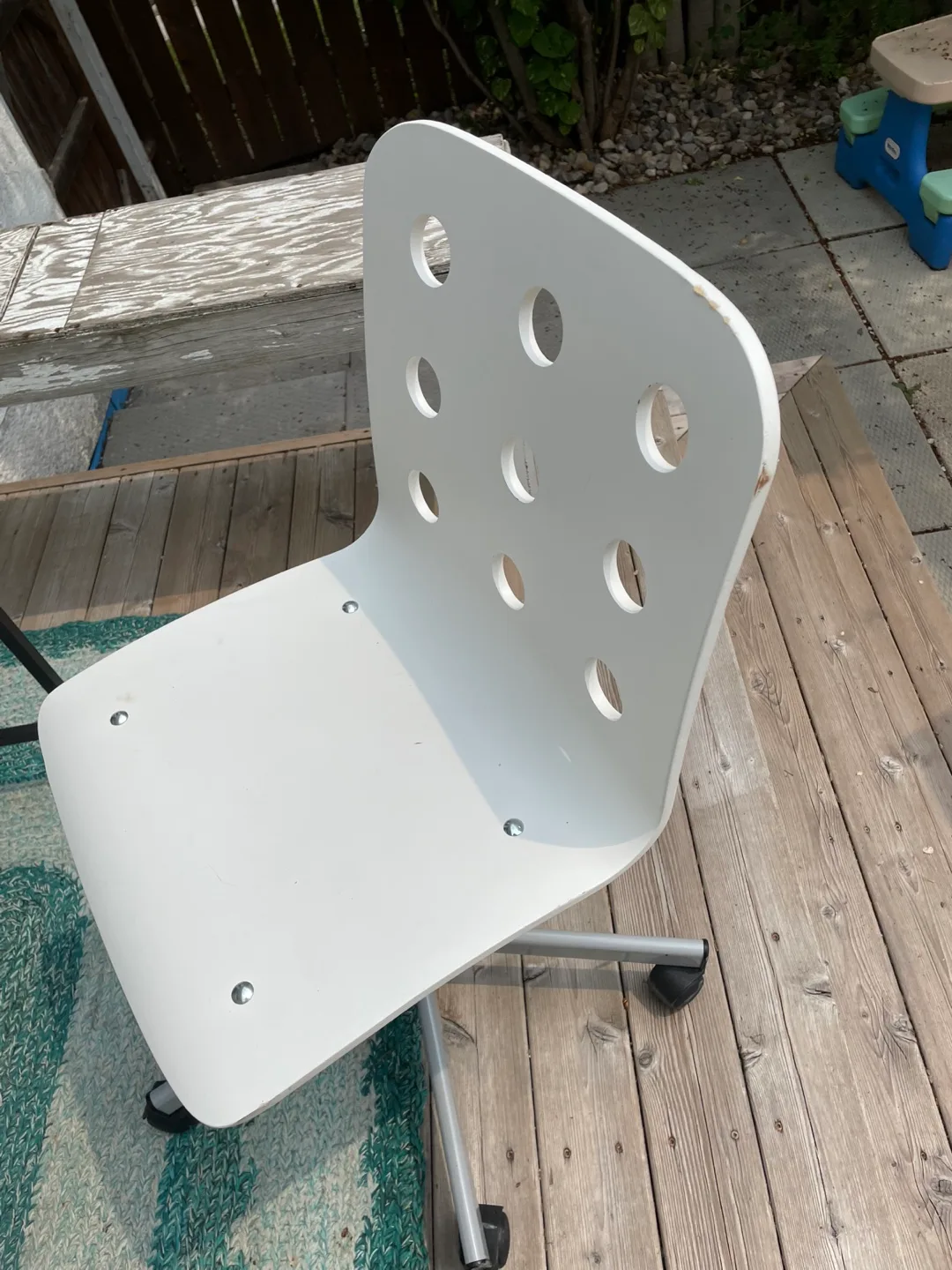 White Office Chair in beautiful condition! thumbnail