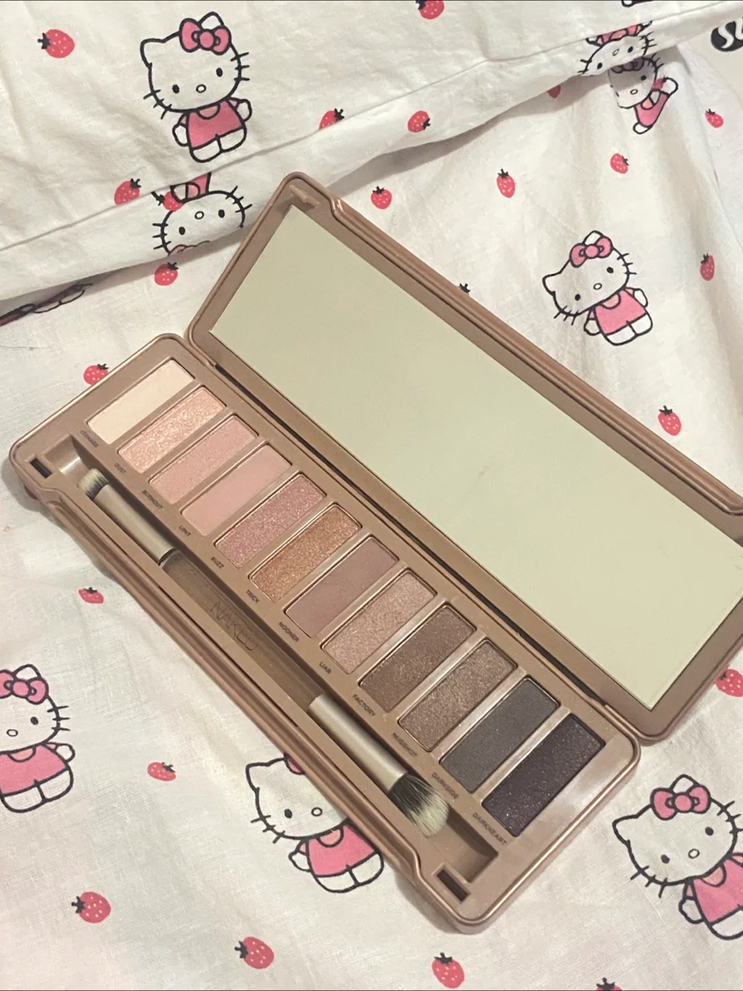 Urban Decay Naked 3 Eyeshadow Palette image indicator(2)