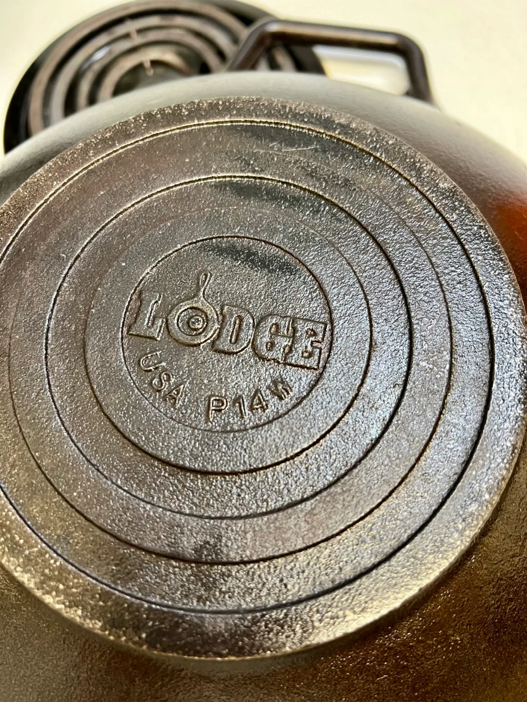 Lodge Cast Iron pro Wok with Lid image indicator(5)