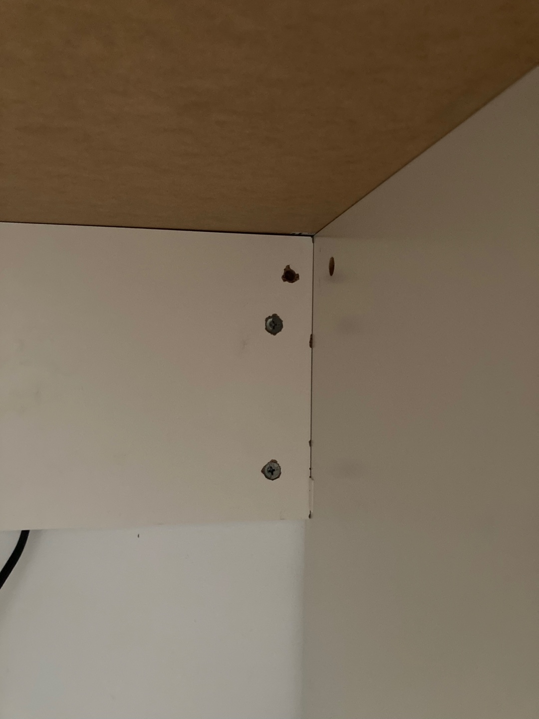 [FREE] White IKEA Desk - photo 3