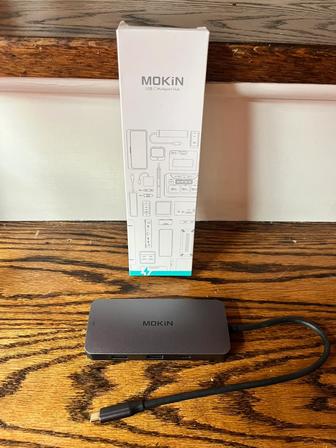 Mokin USB-C Multiport Hub - HDMI, VGA, USB thumbnail