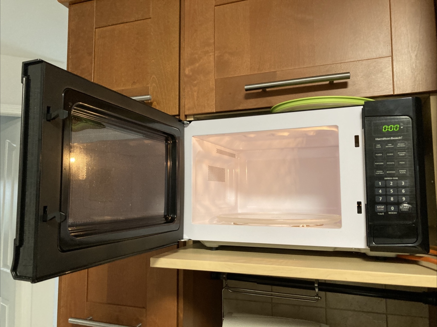 Hamilton Beach Microwave - photo 2