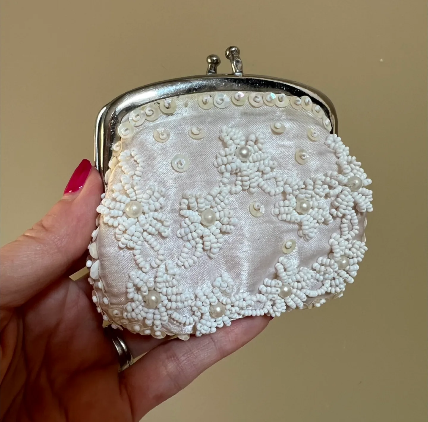 Vintage Beaded Coin Purse thumbnail