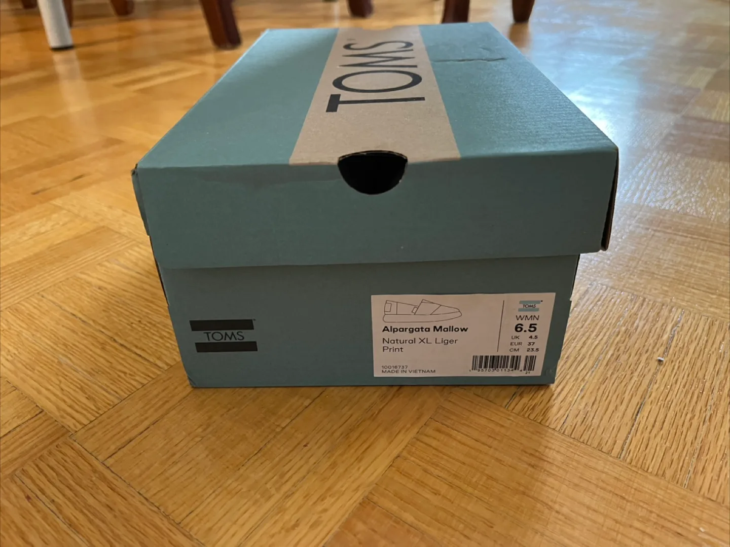 Brand new in box TOMS shoes, size 6.5 image indicator(2)