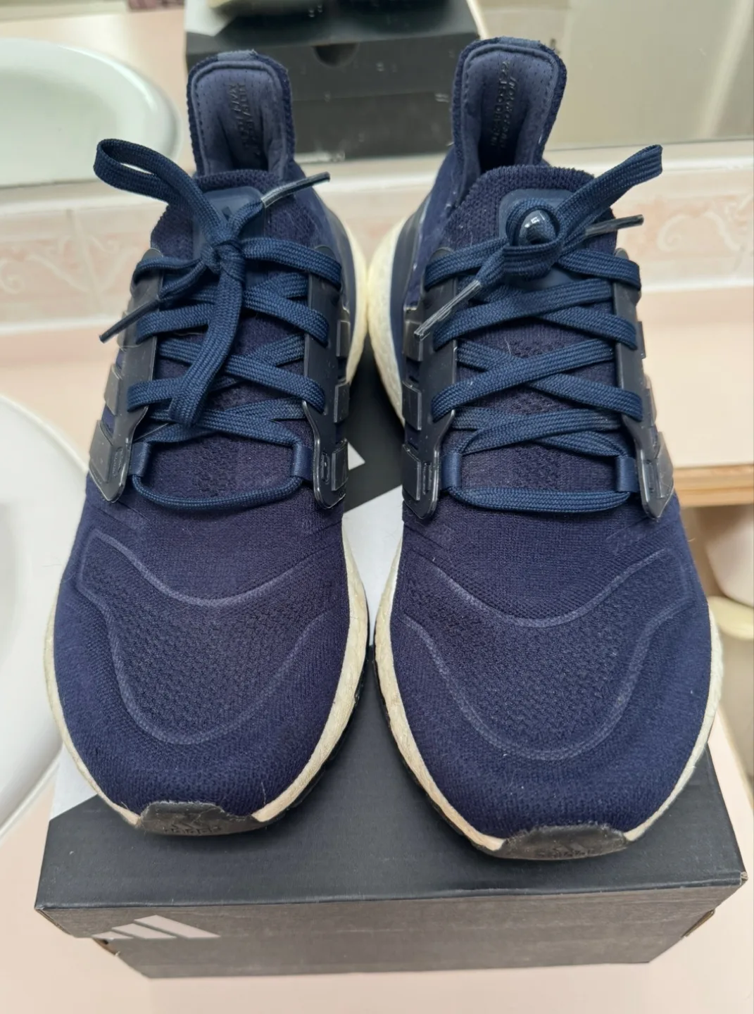Adidas Ultraboost Size 8.5 thumbnail