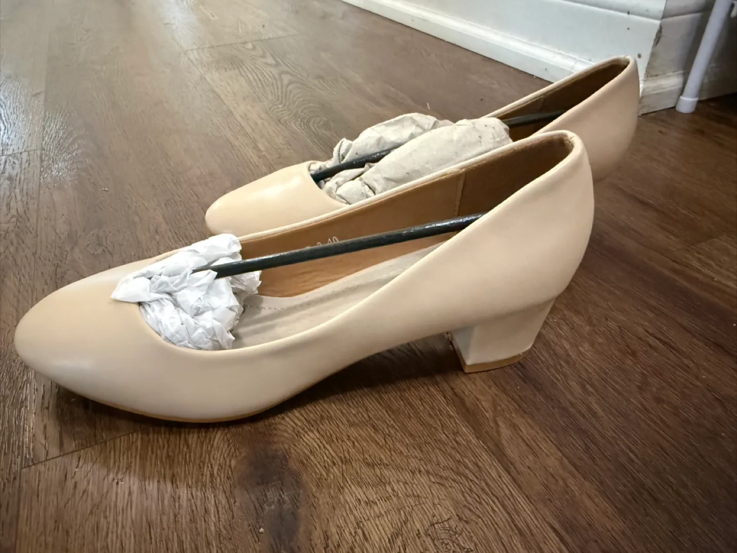 Beige Block Heels – US Size 9 (EU 40) image indicator(2)