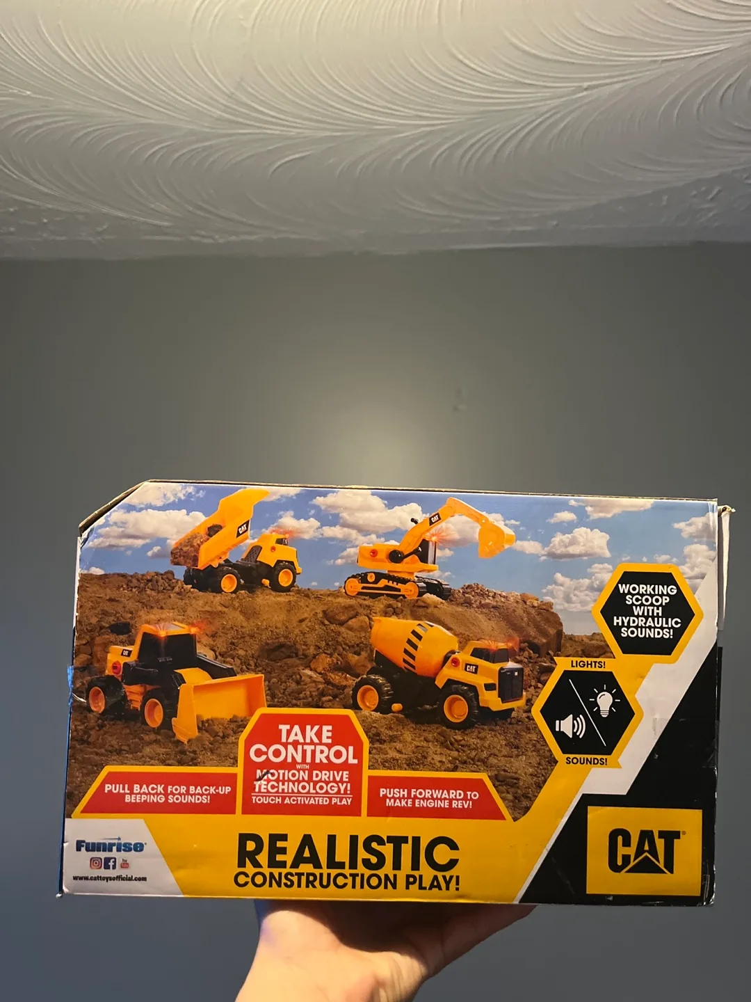 CAT Realistic Construction Play Set - New in Box! image indicator(3)