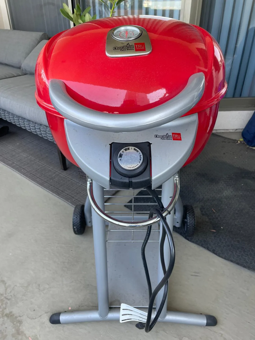 Char-Broil TRU Infrared Patio Bistro Grill image indicator(7)