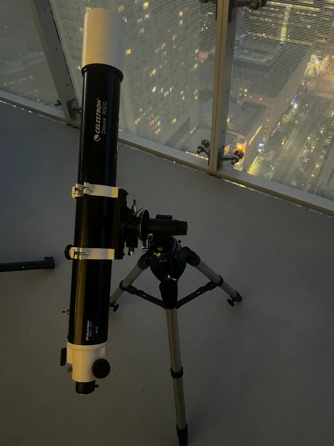 Celestron Deluxe 80EQ Telescope image indicator(2)