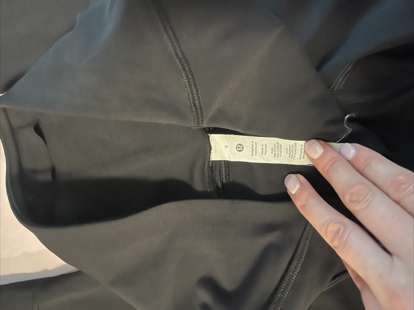 Lululemon Black Leggings - Size 4 image indicator(2)