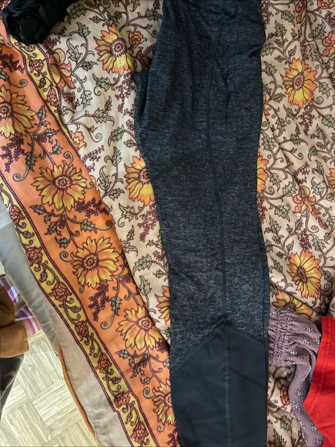 Lululemon Grey Leggings#freecycle image indicator(2)