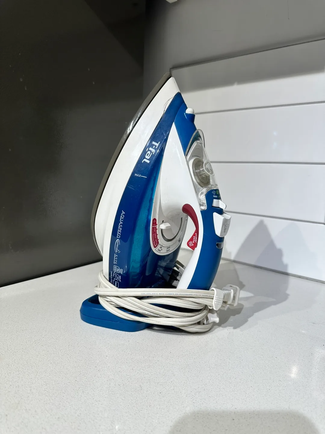T-Fal Aquaspeed Steam Iron thumbnail