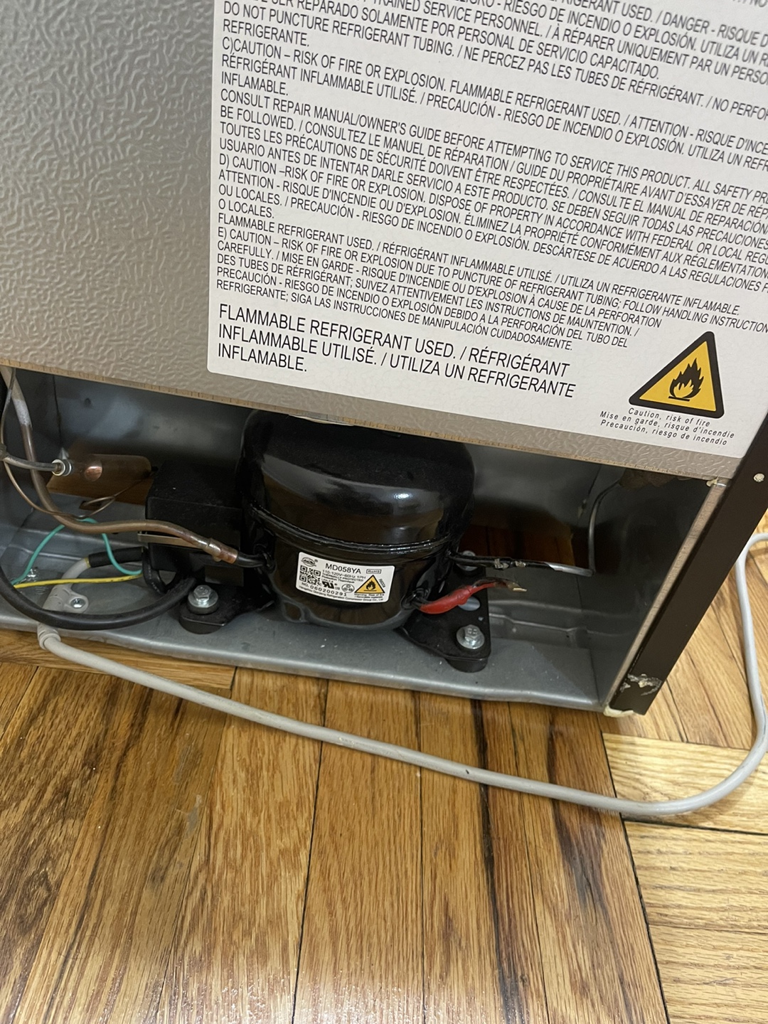 Black+Decker Compact Household Refrigerator - Like New! - photo 2