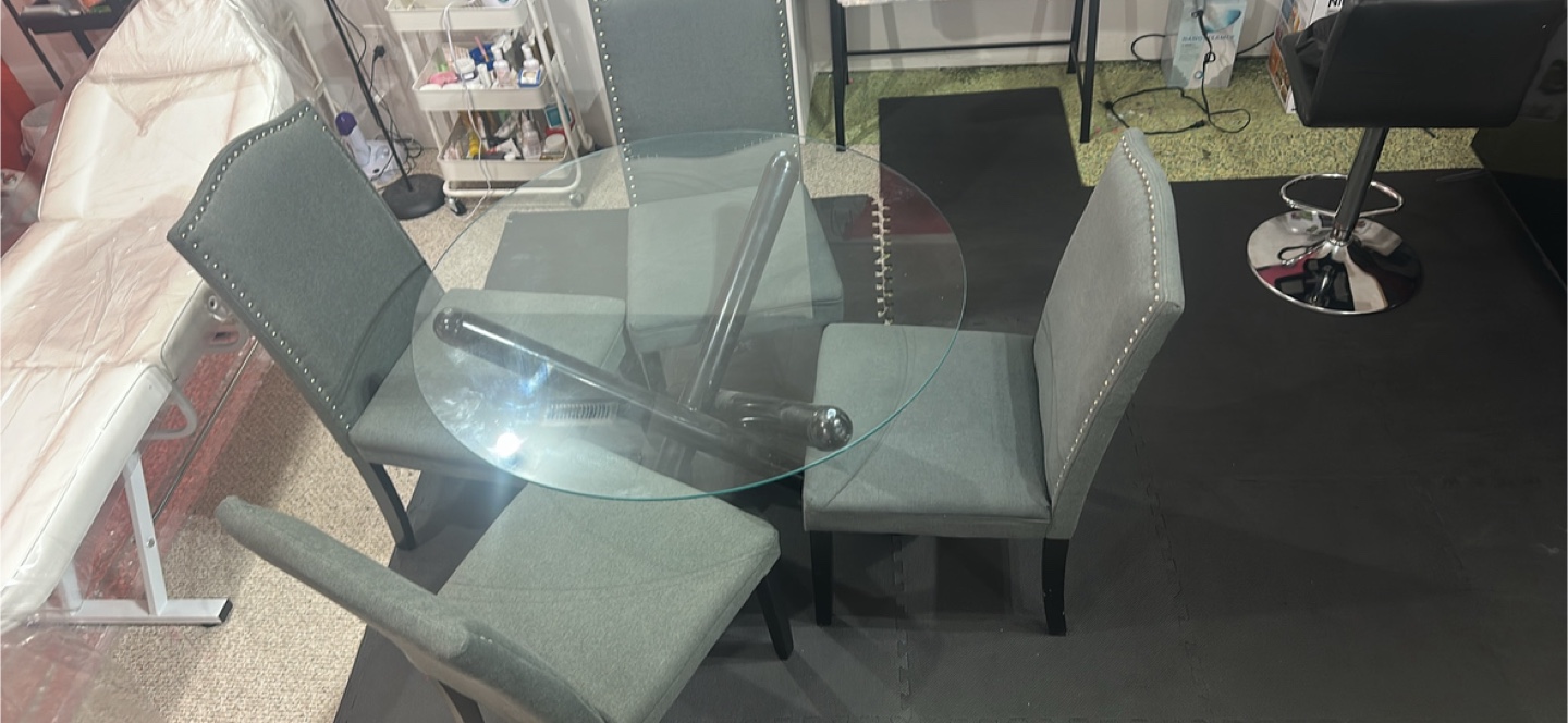 Glass Dining Table with 4 Grey Chairs - photo 2