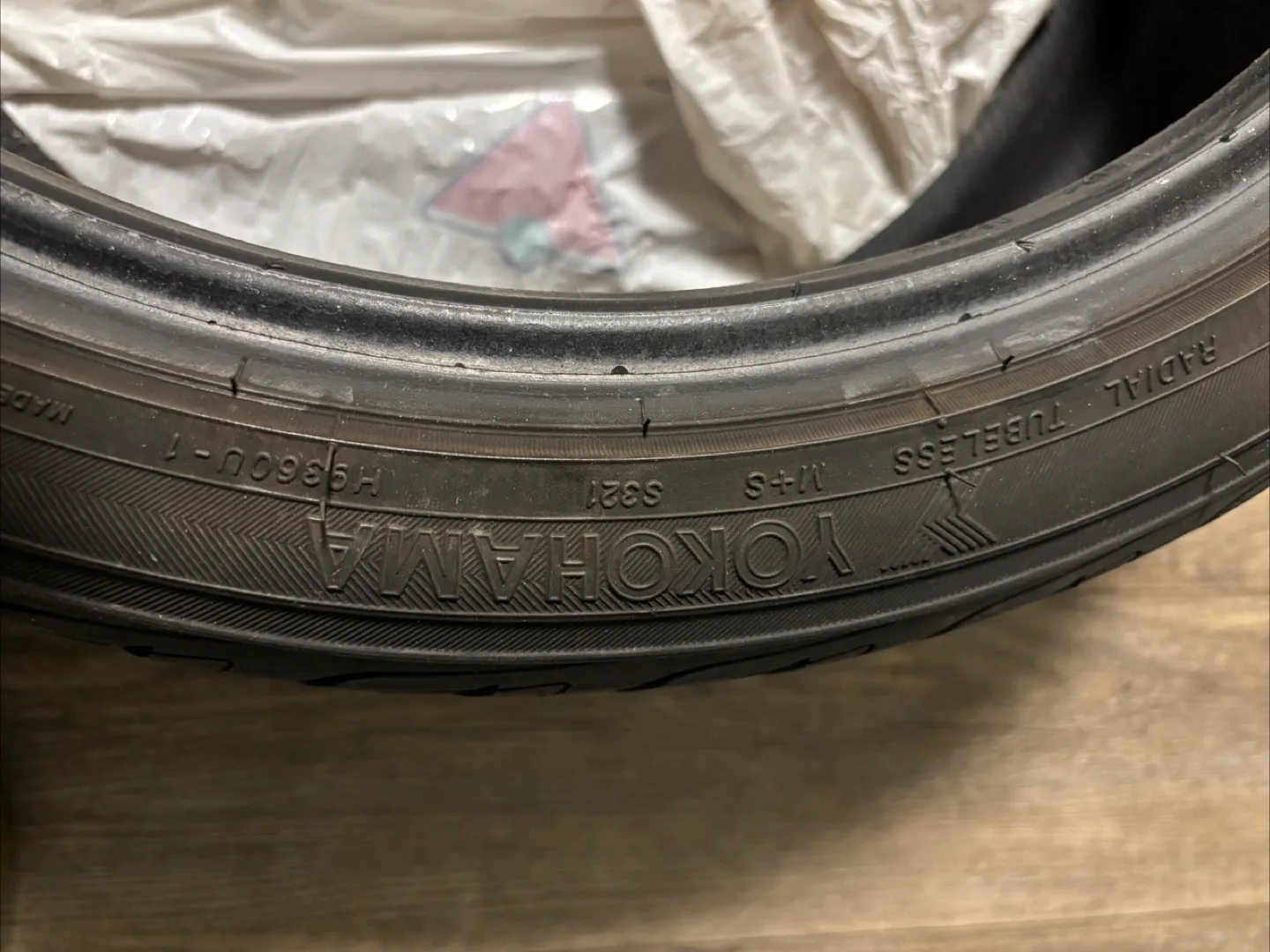 Yokohama Avid Envigor 225/40R18 Tires thumbnail