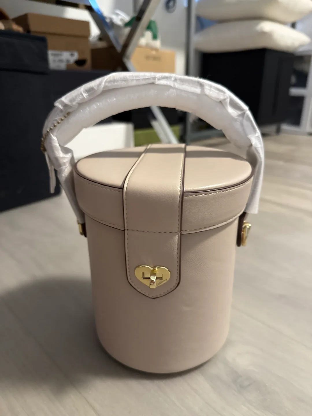 House of Little BunnyX  Round Vanity Case - New! thumbnail