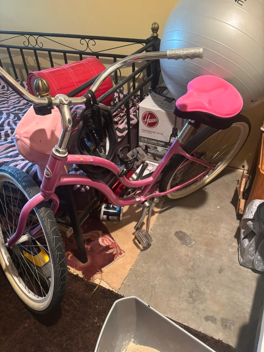 Giant Cruiser Bike thumbnail