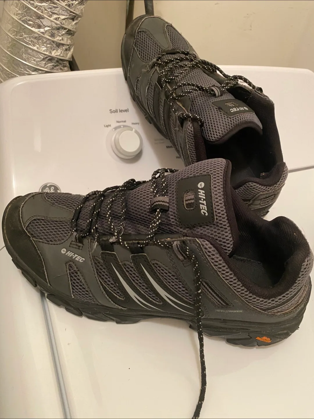 HI-TEC SNEAKERS thumbnail