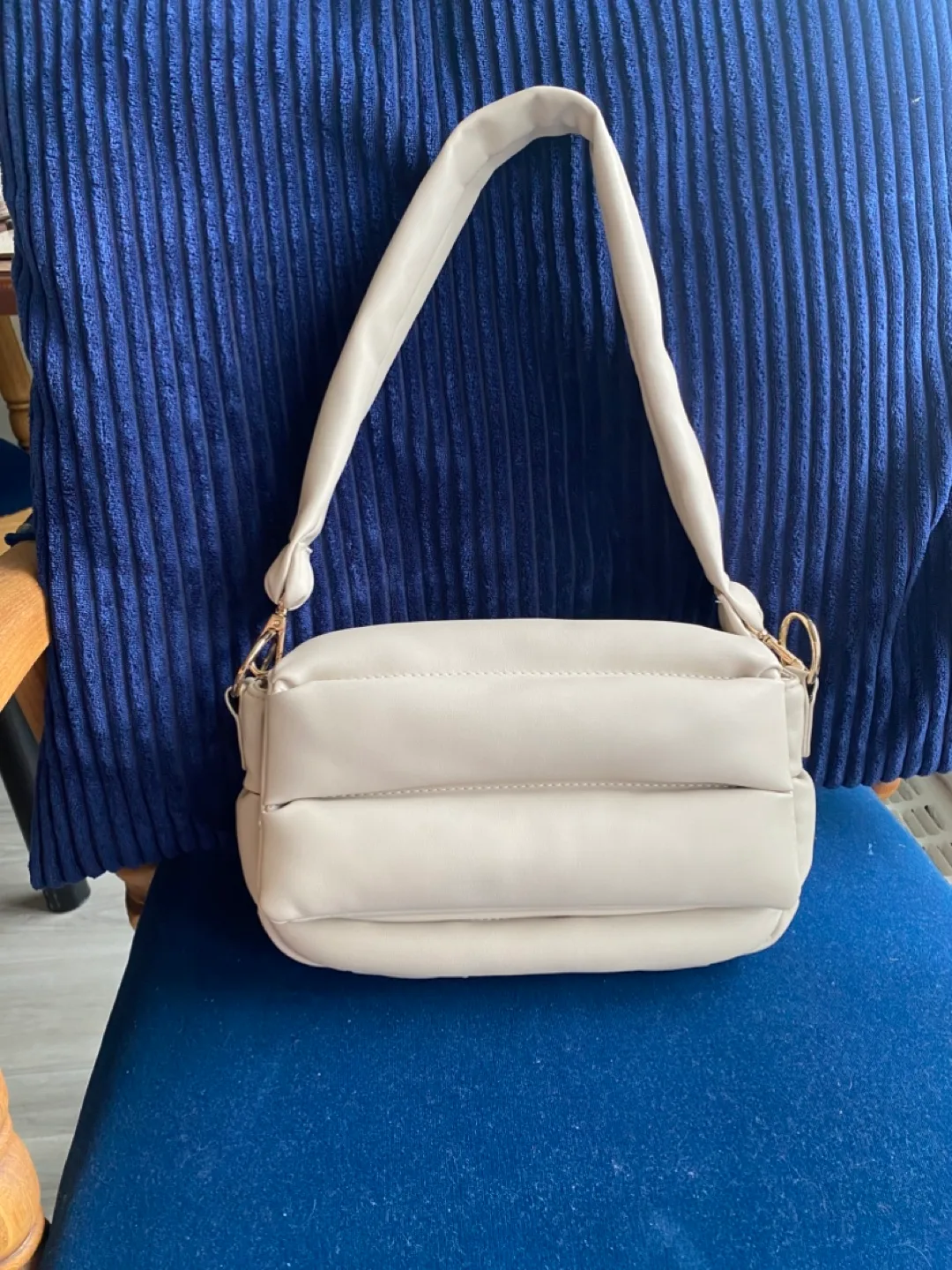 Cream Cushioned Shoulder Bag thumbnail