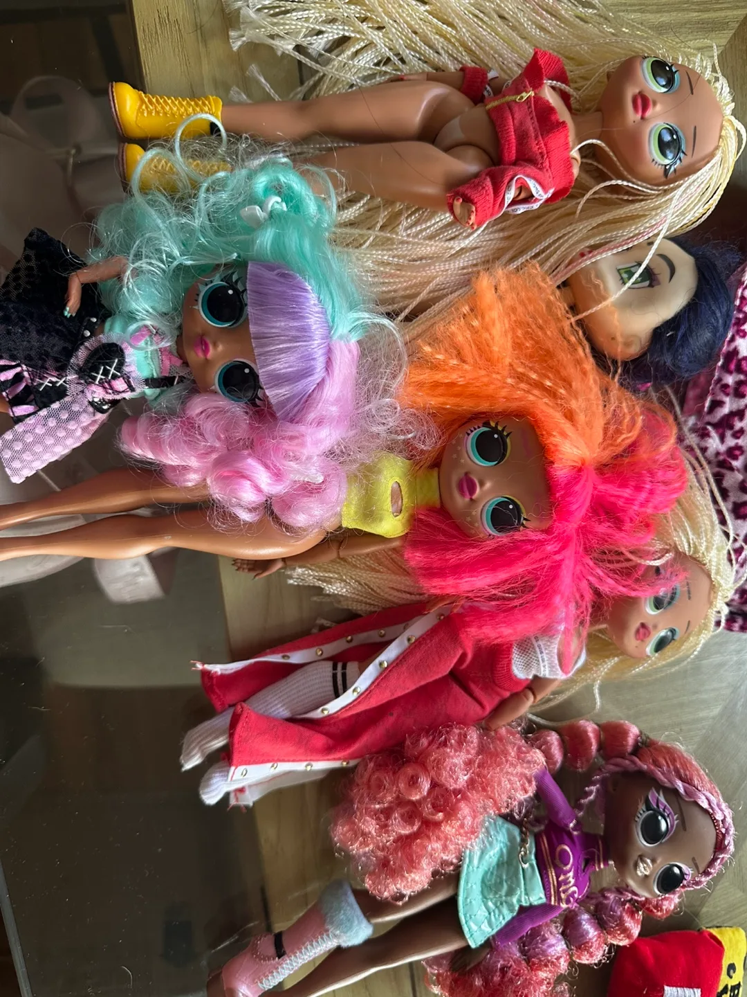 Rainbow High & LOL OMG Dolls Lot image indicator(3)