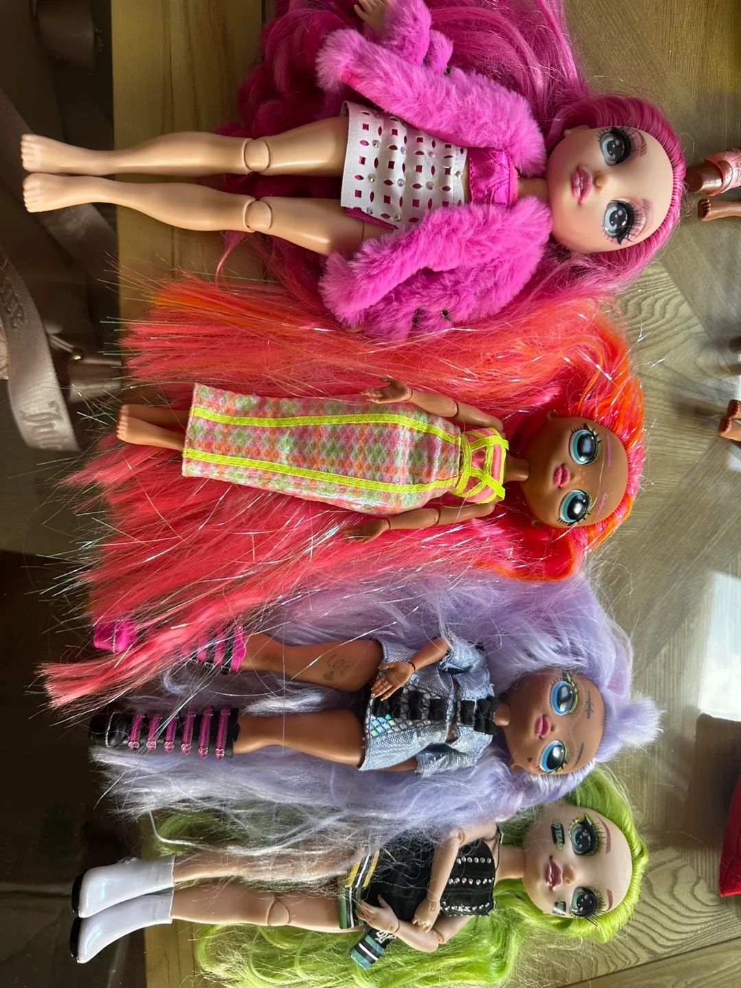 Rainbow High & LOL OMG Dolls Lot image indicator(4)